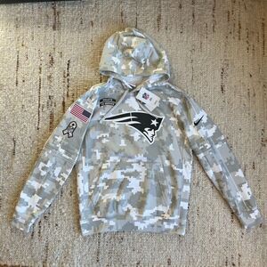 Nike New England Patriots Salute to Service 2024 Hoodie Standard Issue Rivalries